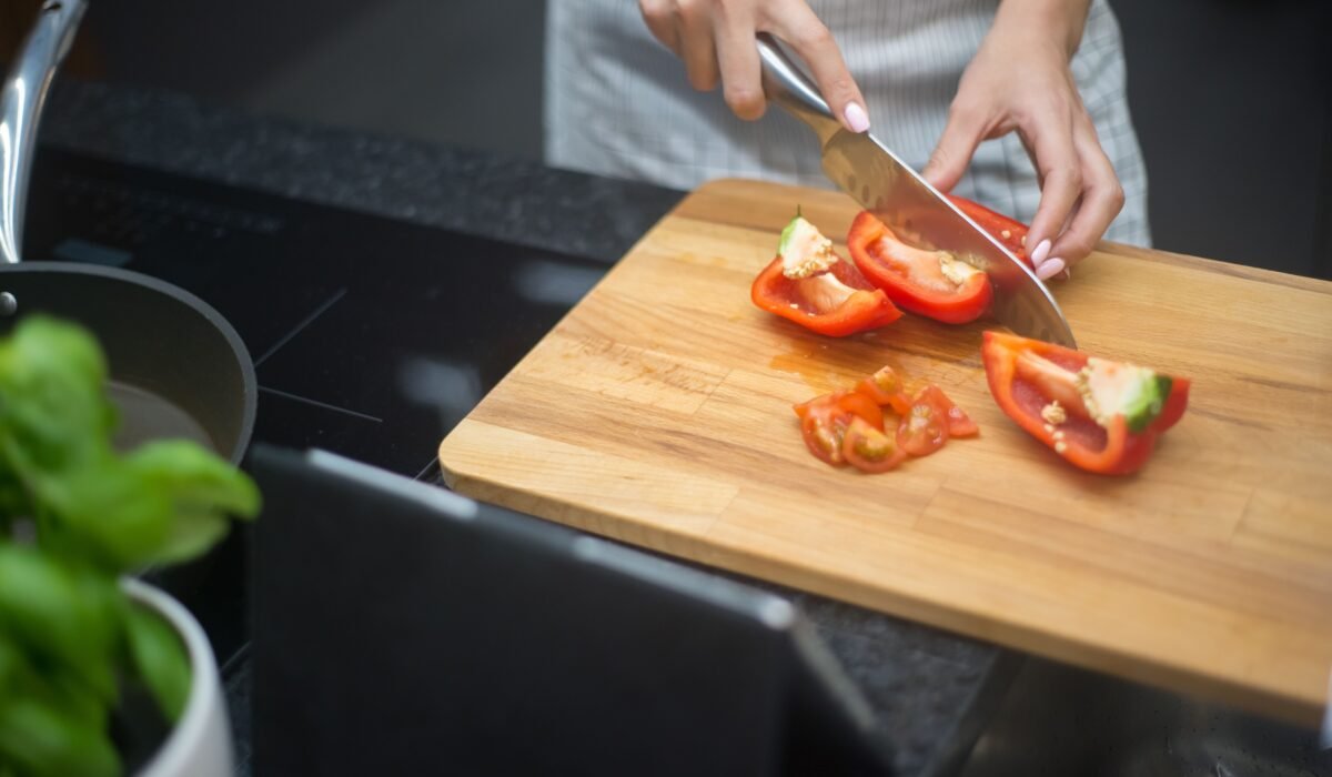 healthy eating habits for sustainable weight loss — Healthy Eating Habits for Sustainable Weight Loss — Photo by Kampus Production on Pexels